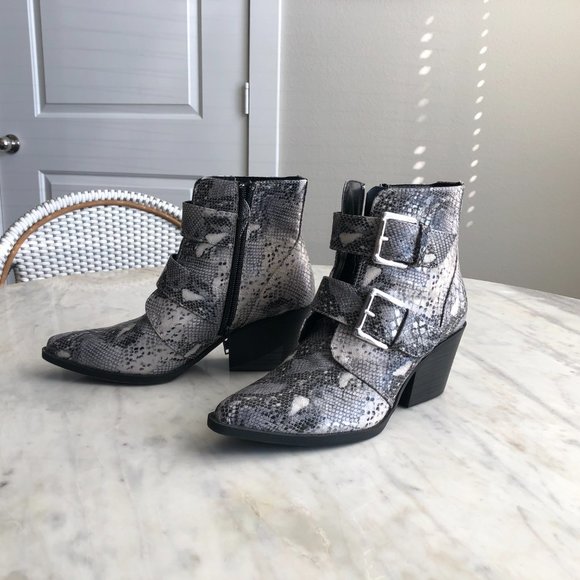 Esprit Alyvia snakeskin patterned ankle boot with silver buckles - size 7 - Picture 2 of 4
